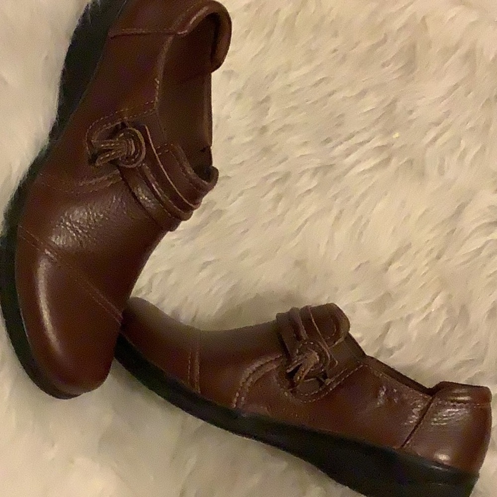 Shoes/clarks new brown size 6